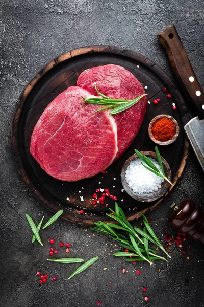 Raw Beef Meat Fresh Cut Beef Meat Board Spices — Stock Photo, Image