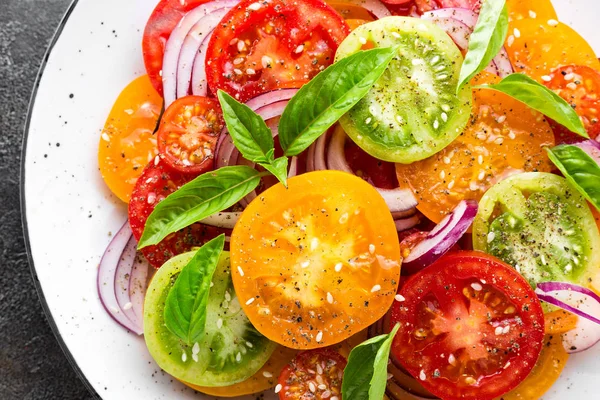 Salada Tomate Salada Legumes Frescos Com Tomate Cebola Manjericão — Fotografia de Stock