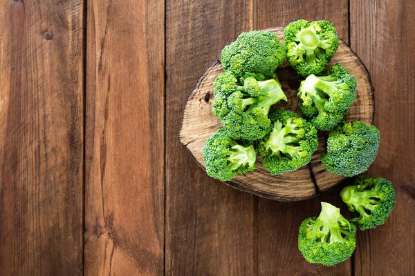 Broccoli Verse Broccoli Houten Achtergrond — Stockfoto