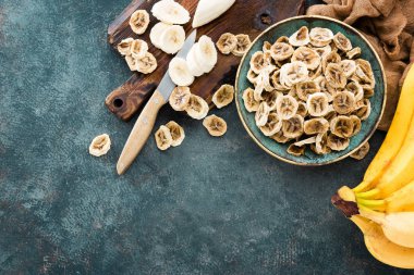 Kurutulmuş muz fiş ve taze muz