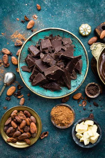 Chocolate Trozos Chocolate Amargo Oscuro Mantequilla Cacao Cacao Polvo Granos — Foto de Stock