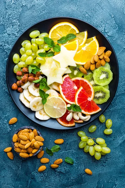 Hälsosam Vegetarisk Skål Skål Med Färsk Frukt Och Nötter Tallrik — Stockfoto