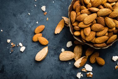 Badem fındık kase. Badem