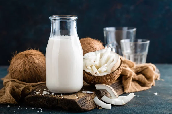 Leche Coco Fresca Botella Vidrio Bebida Saludable Vegana Láctea — Foto de Stock