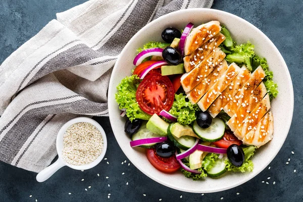 Grilled Chicken Breast Fresh Vegetable Salad — Stock Photo, Image