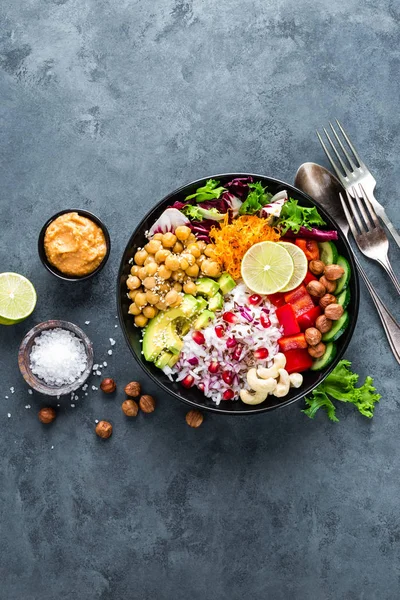 Здорова Вегетаріанська Миска Будди Свіжим Овочевим Салатом Рисом Нутом Авокадо — стокове фото