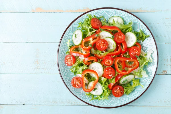 Egészséges Vegetáriánus Zöldség Saláta Friss Saláta Uborka Paprika Paradicsom Vegán — Stock Fotó