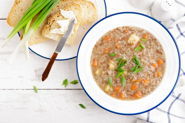 Buchweizensuppe Mit Karotten Und Kartoffeln Auf Weißem Holztisch Gesunde Vegetarische — Stockfoto