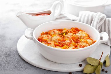 Balık Köfte, domates soslu havuç ile