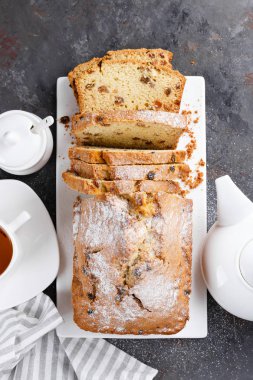 Meyveli kek, üstten görünüm dilimlenmiş üzüm meyve pasta