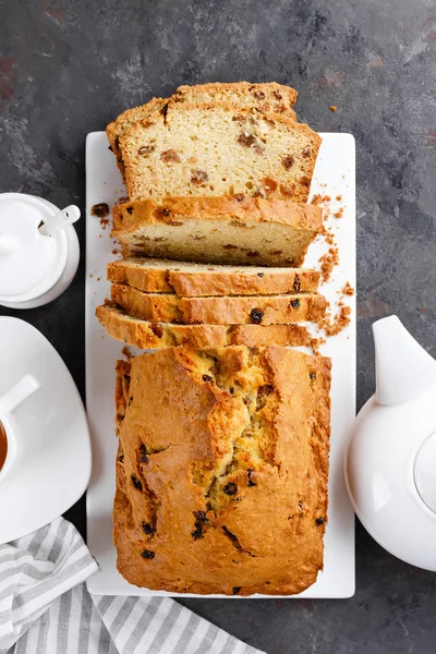 Frukt Tårta Med Russin Skivad Fruktkaka Ovanifrån — Stockfoto