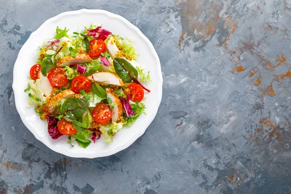 Salade Légumes Frais Avec Viande Poulet Grillée Vue Sur Dessus — Photo