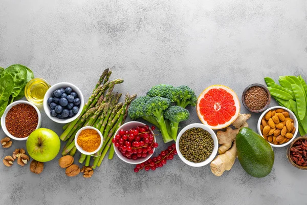 Healthy Food Background Spinach Quinoa Apple Blueberry Asparagus Turmeric Red — Stock Photo, Image