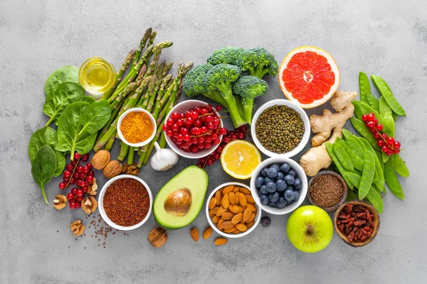 Healthy Food Background Spinach Quinoa Apple Blueberry Asparagus Turmeric Red — Stock Photo, Image