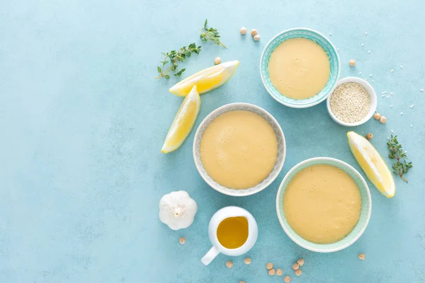 Salsa Garbanzos Con Jugo Limón Fresco Semillas Sésamo Ajo Aceite — Foto de Stock