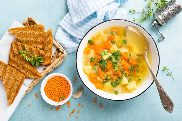 Soupe Lentilles Aux Légumes Persil Frais Dans Une Assiette — Photo