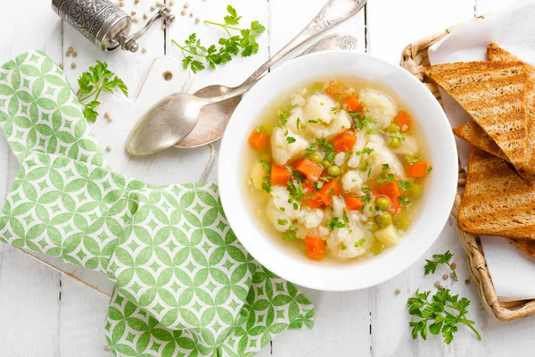 Sopa Verduras Con Coliflor Zanahoria Guisantes Verdes Cebolla Patata —  Fotos de Stock