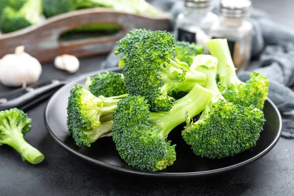 Verse Rauwe Broccoli Aan Boord — Stockfoto