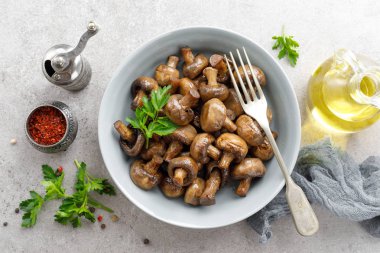 Kızarmış mantar, champignons, üst görünümü