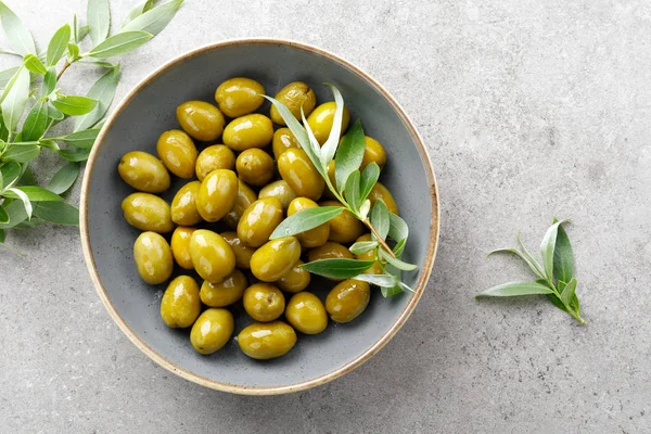 Groene Olijven Een Kom — Stockfoto