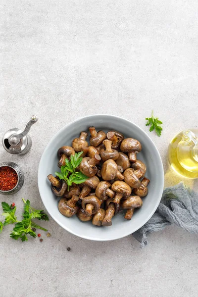 Kızarmış mantar, champignons, üst görünümü