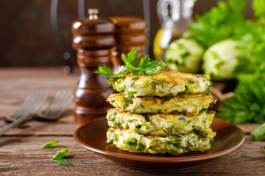 Kabak ve yeşillikile sebze börek