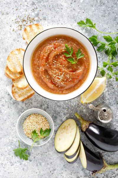 Hummus Berinjela Com Ingredientes Para Cozinhar Aperitivo Tradicional Vegan Beringela — Fotografia de Stock