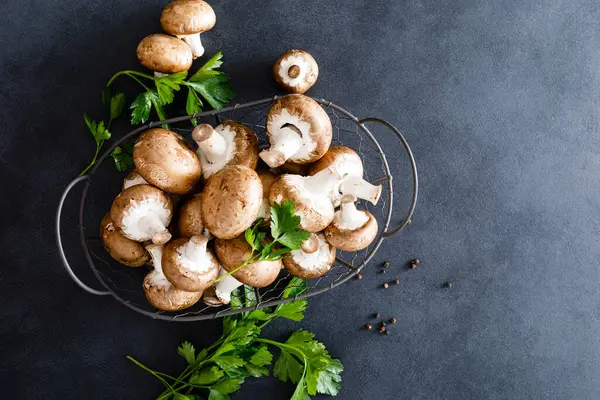 Champignons Crus Sur Fond Noir Cuisine Champignon Frais — Photo