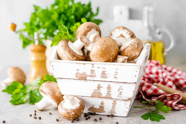 Champiñones Crudos Sobre Fondo Blanco Cocinando Champiñones Frescos — Foto de Stock