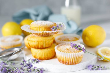 Şekerli limonlu kek.