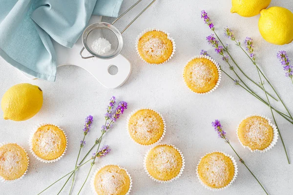 Citronové Muffiny Cukrovým Práškem — Stock fotografie