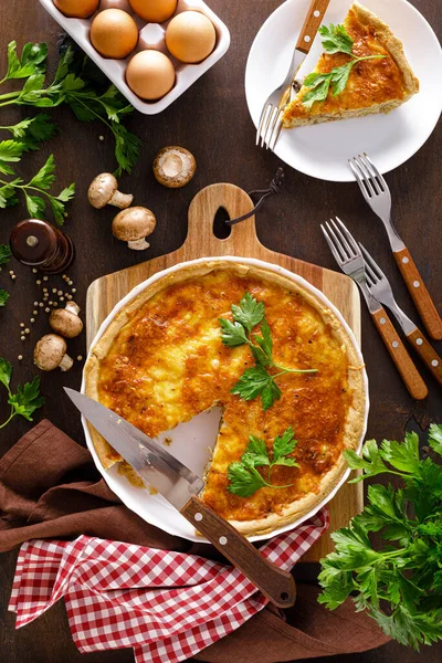 Quiche Lorraine Torta Salgada Caseira Torta Com Carne Frango Cogumelos — Fotografia de Stock