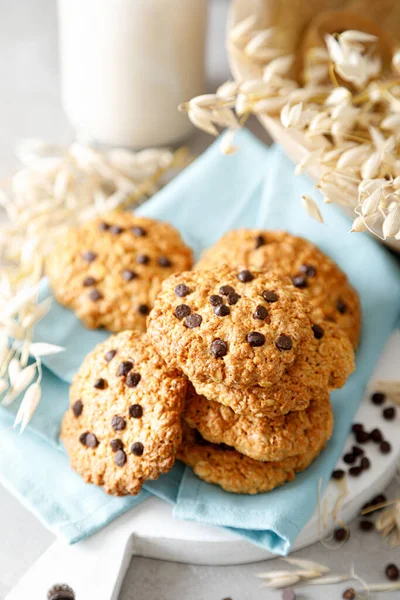 Homemade Oatmeal Cookies Chocolate Drops Milk Breakfast — Stock Photo, Image