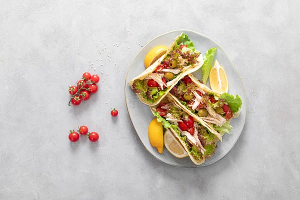 Tacos Com Carne Frango Salada Legumes — Fotografia de Stock