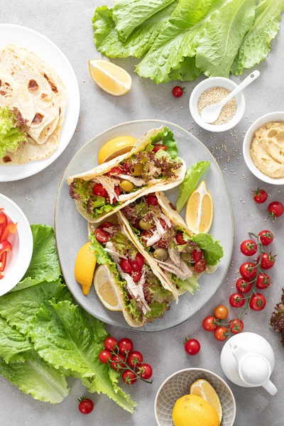 Tacos Com Carne Frango Salada Legumes — Fotografia de Stock