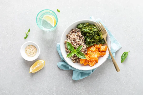 Bol Lunch Végétalien Sain Quinoa Chou Frisé Sauté Courge Musquée — Photo