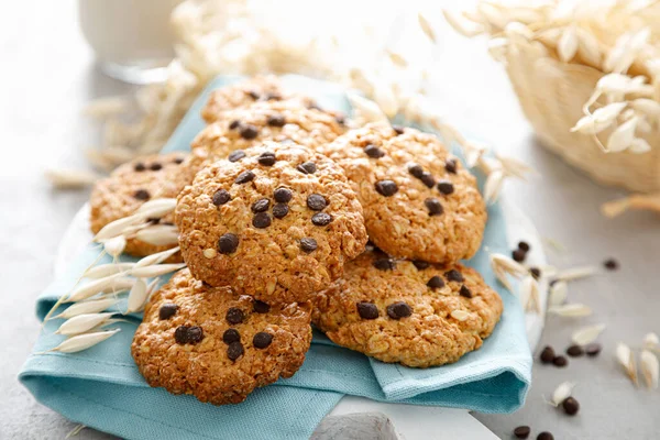 Homemade Oatmeal Cookies Chocolate Drops Milk Breakfast — Stock Photo, Image