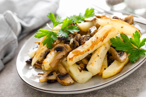 Kartoffeln Gebraten Mit Champignon Pilzen — Stockfoto