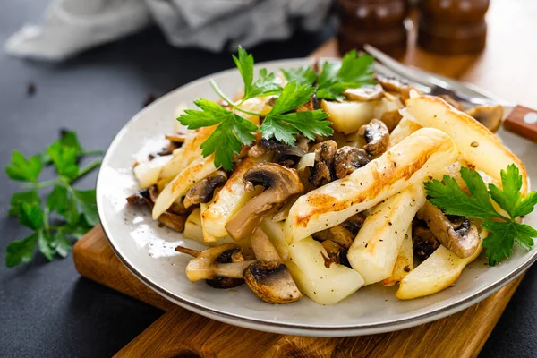 Batata Frita Com Cogumelos Champignon — Fotografia de Stock