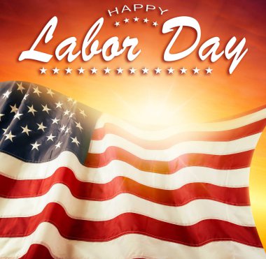 Gökyüzünde Amerikan bayrağı. İşçi Bayramı