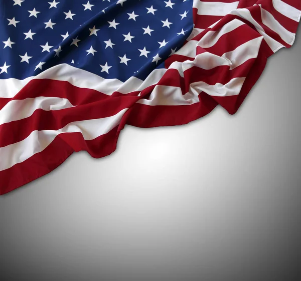 Primer Plano Bandera Estadounidense Sobre Fondo Gris —  Fotos de Stock