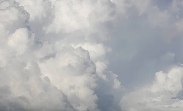 Nuages Moelleux Dans Ciel — Photo