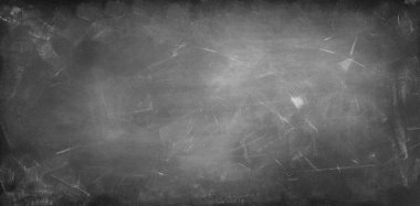 Tahta arka planda tebeşir temizlendi