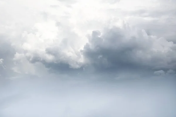 Γκρίζα Σύννεφα Στον Ουρανό Αντιγράψτε Την Παρακάτω Χώρο — Φωτογραφία Αρχείου