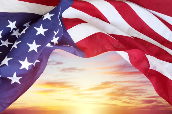 Amerikan Lippu Taivaalla — kuvapankkivalokuva