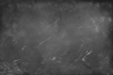 Tahta arka planda tebeşir temizlendi