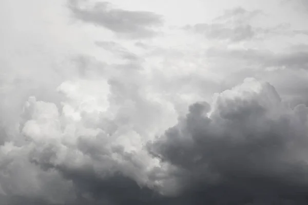 Szare Chmury Burzowe Niebie — Zdjęcie stockowe