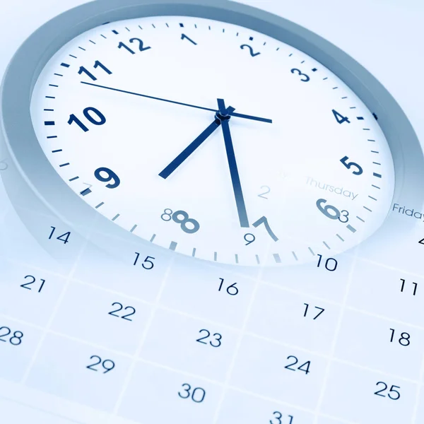 時計面とカレンダーの複合体 — ストック写真
