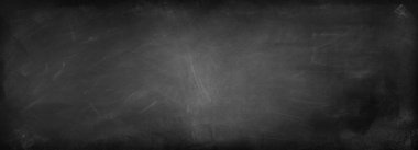 Tahta arka planda tebeşir temizlendi