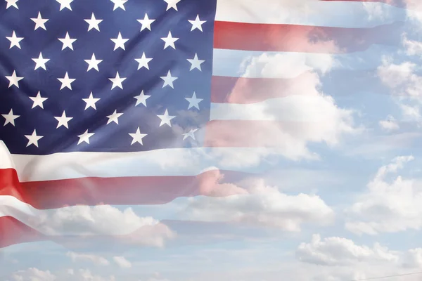 Bandeira americana no céu — Fotografia de Stock